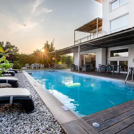 Enervillas Vip With Pool Bbq Kato Alissos