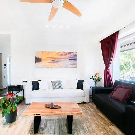 Enervillas Vip With Pool Bbq Villa