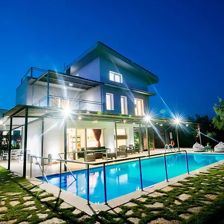 Enervillas Vip With Pool Bbq * Kato Alissos