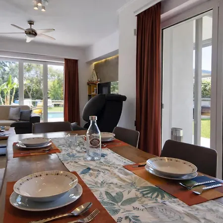 Enervillas Vip With Pool Bbq 别墅